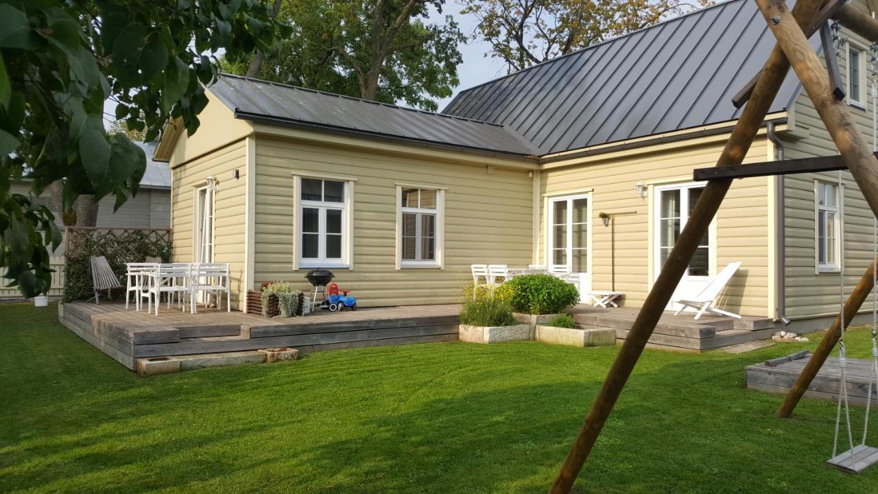 Kuressaare Family And Garden Apartments Exterior photo