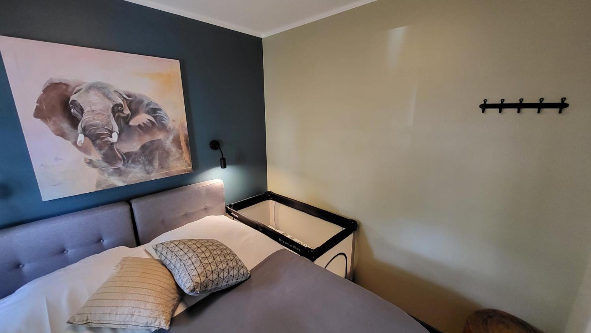 Kuressaare Family And Garden Apartments Room photo